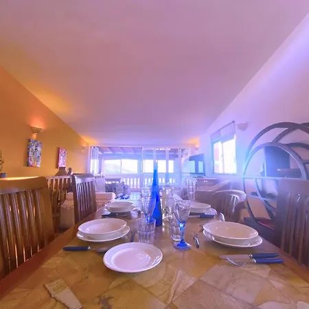 Tropicalidays Oceanview Appartement