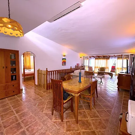 Tropicalidays Oceanview Apartment