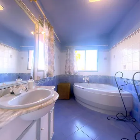 Tropicalidays Oceanview Apartamento